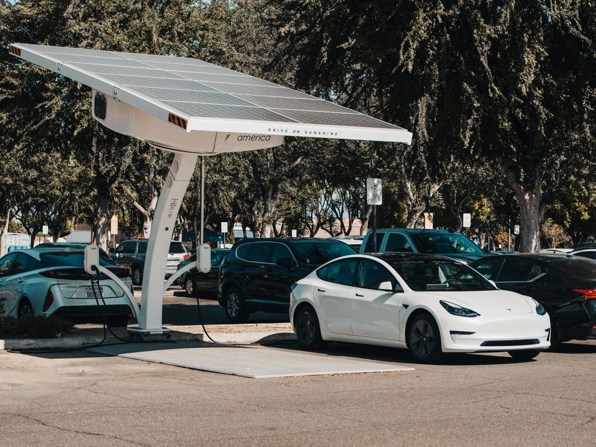 Umfassender Ratgeber 2026: E-Auto mit Solarstrom Laden (PV)